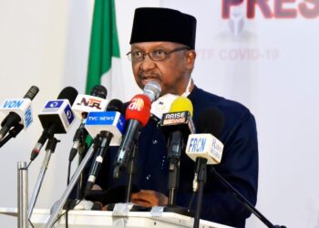 FG Asks Public Hospitals To Replace Striking Doctors With NYSC Members